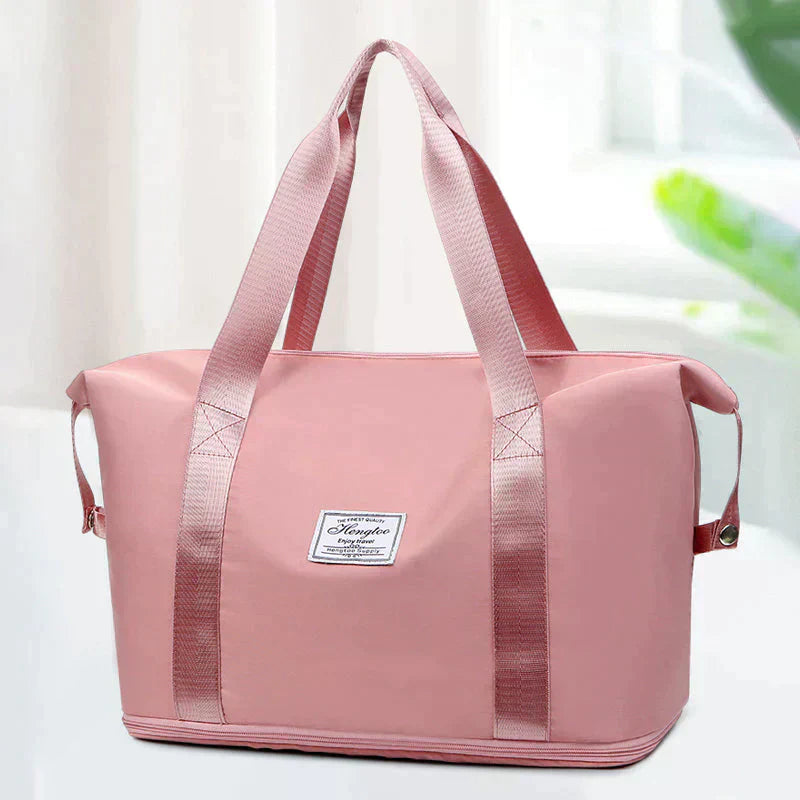 Natalie | Water-resistant travel bag with spacious compartments
