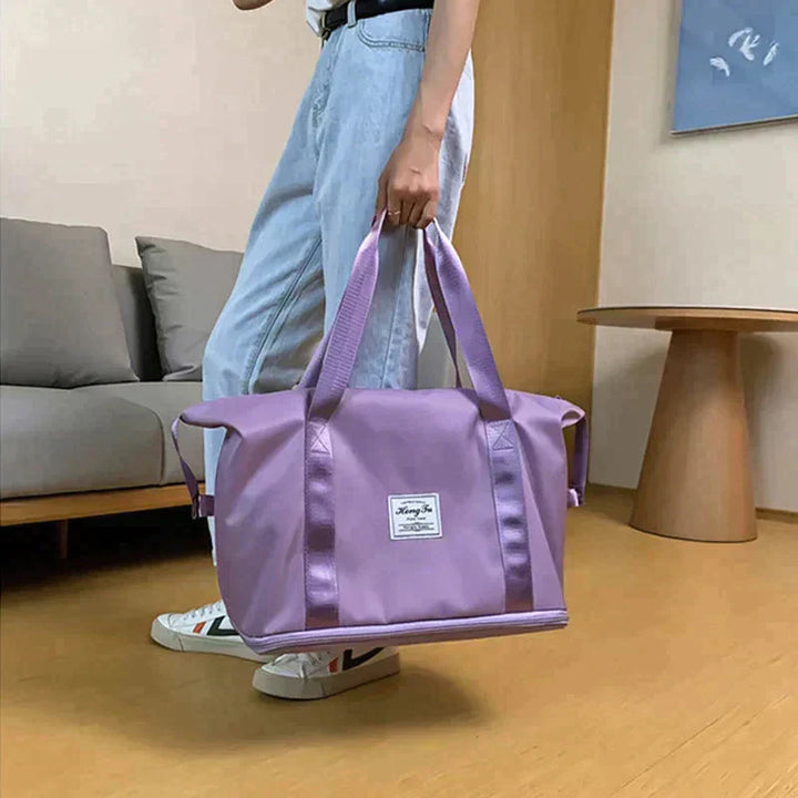 Natalie | Water-resistant travel bag with spacious compartments