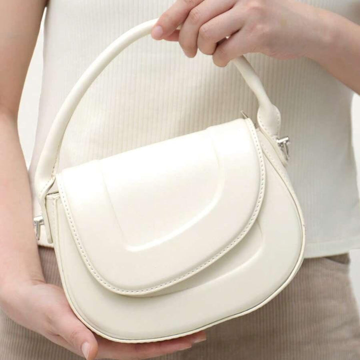 Lauren | Chic and Timeless Minimalist Saddle Bag