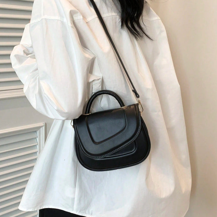 Lauren | Chic and Timeless Minimalist Saddle Bag