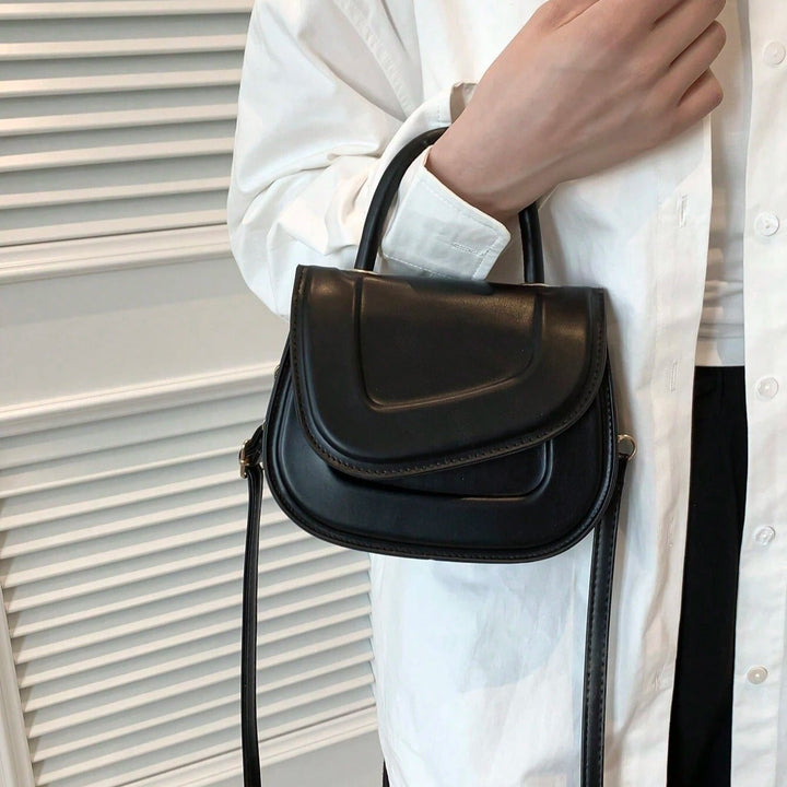 Lauren | Chic and Timeless Minimalist Saddle Bag