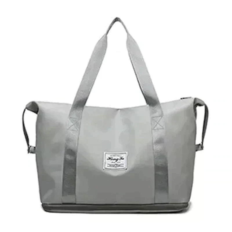 Natalie | Water-resistant travel bag with spacious compartments