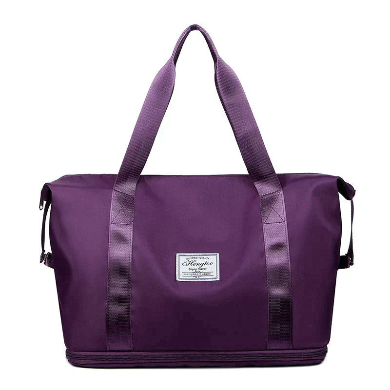 Natalie | Water-resistant travel bag with spacious compartments