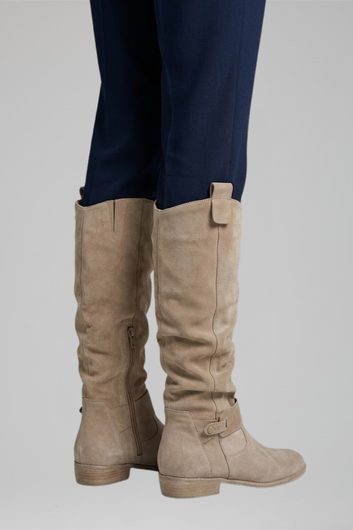 Courtney | Women&