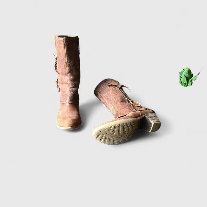 Laura | Women&