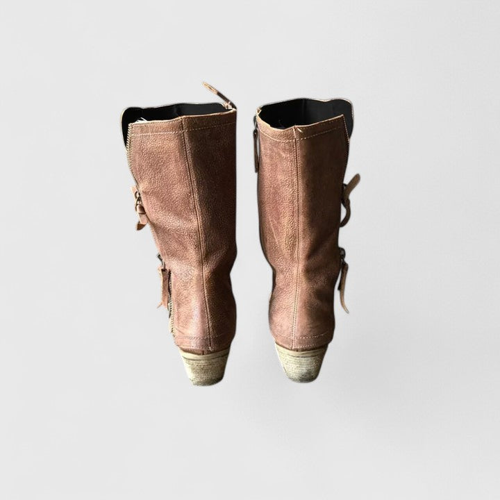 Laura | Women&