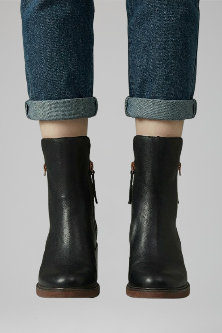 Sarah | Women&
