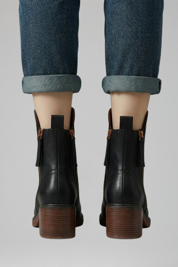 Sarah | Women&