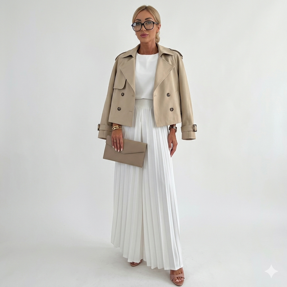 Women's cropped trench coat, close up of belt detail